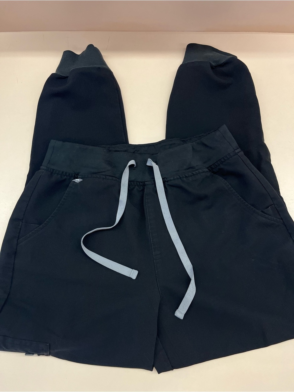 FIGS Scrub Set XS/S Black - Picture 3 of 4